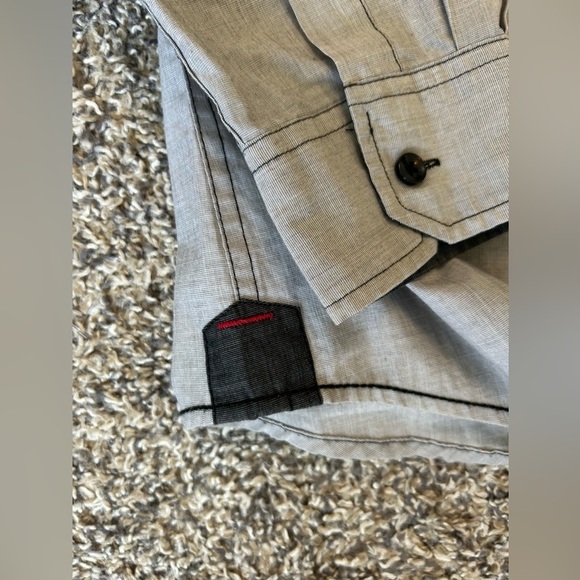 Tranquility and Mayhem Premium Threads in gray, black and red detail size XL - Picture 4 of 10